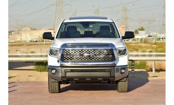 Acheter Import Voiture Toyota Tundra Blanc à Import - Dubai, Maseru Acheter Import Voiture Toyota Tundra Blanc à Import - Dubai, Maseru