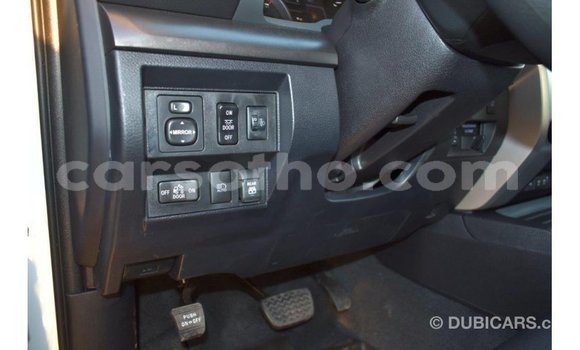 Acheter Import Voiture Toyota Tundra Blanc à Import - Dubai, Maseru Acheter Import Voiture Toyota Tundra Blanc à Import - Dubai, Maseru