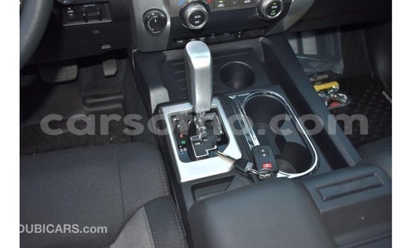 Acheter Import Voiture Toyota Tundra Blanc à Import - Dubai, Maseru Acheter Import Voiture Toyota Tundra Blanc à Import - Dubai, Maseru