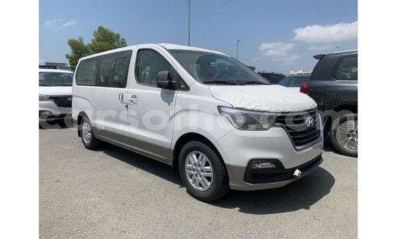 Sayi Imported Hyundai Accent White Mota in Import - Dubai a Maseru Sayi Imported Hyundai Accent White Mota in Import - Dubai a Maseru