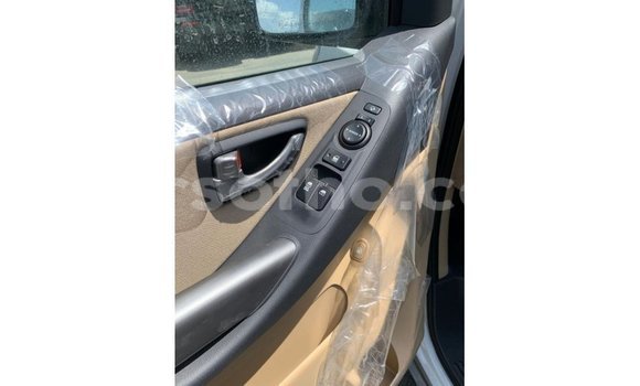 Sayi Imported Hyundai Accent White Mota in Import - Dubai a Maseru Sayi Imported Hyundai Accent White Mota in Import - Dubai a Maseru