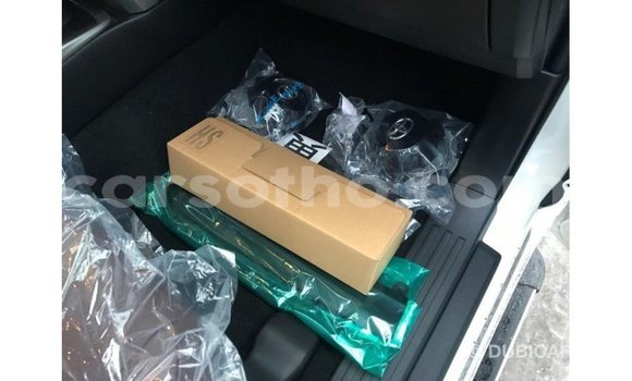 Buy Import Toyota 4Runner White Car in Import - Dubai in Maseru Buy Import Toyota 4Runner White Car in Import - Dubai in Maseru