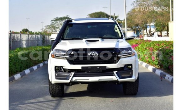 Acheter Import Voiture Toyota Land Cruiser Blanc à Import - Dubai, Maseru Acheter Import Voiture Toyota Land Cruiser Blanc à Import - Dubai, Maseru