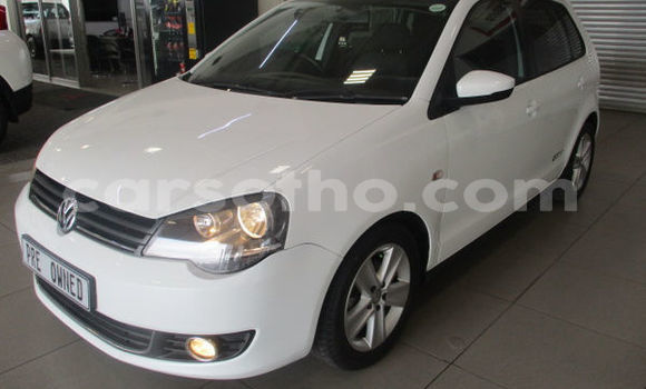 Sayi Na hannu Volkswagen Polo White Mota in Butha–Buthe a Thaba-Tseka Sayi Na hannu Volkswagen Polo White Mota in Butha–Buthe a Thaba-Tseka