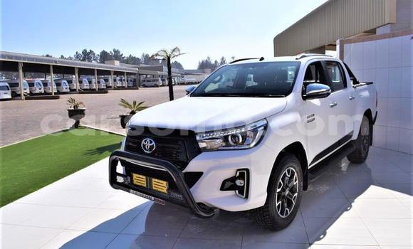 Buy Used Toyota Hilux White Car in Butha–Buthe in Thaba-Tseka Buy Used Toyota Hilux White Car in Butha–Buthe in Thaba-Tseka