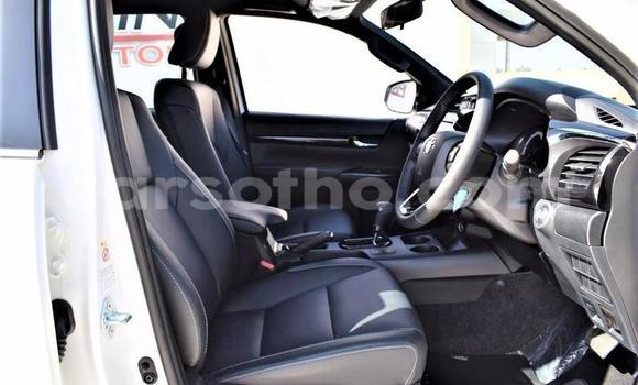 Buy Used Toyota Hilux White Car in Butha–Buthe in Thaba-Tseka Buy Used Toyota Hilux White Car in Butha–Buthe in Thaba-Tseka