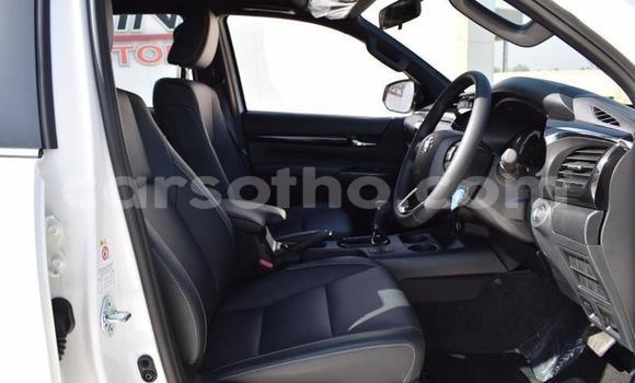 Buy Used Toyota Hilux White Car in Butha–Buthe in Thaba-Tseka Buy Used Toyota Hilux White Car in Butha–Buthe in Thaba-Tseka