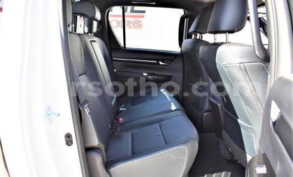 Buy Used Toyota Hilux White Car in Butha–Buthe in Thaba-Tseka Buy Used Toyota Hilux White Car in Butha–Buthe in Thaba-Tseka