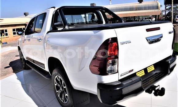 Buy Used Toyota Hilux White Car in Butha–Buthe in Thaba-Tseka Buy Used Toyota Hilux White Car in Butha–Buthe in Thaba-Tseka