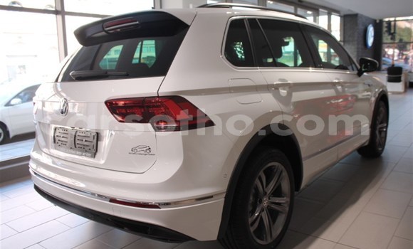 اشتري مستعمل Volkswagen Tiguan White سيارة في Maseru في Maseru اشتري مستعمل Volkswagen Tiguan White سيارة في Maseru في Maseru