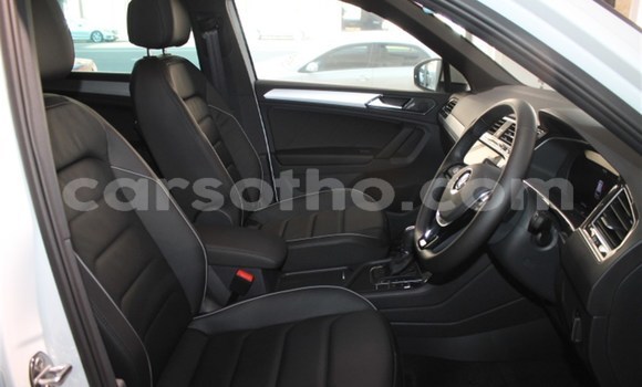 اشتري مستعمل Volkswagen Tiguan White سيارة في Maseru في Maseru اشتري مستعمل Volkswagen Tiguan White سيارة في Maseru في Maseru