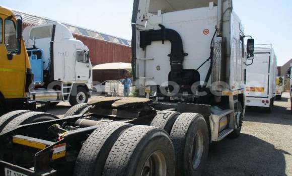 Acheter Occasion Utilitaire Caterpillar 120 Blanc à Maseru, Maseru Acheter Occasion Utilitaire Caterpillar 120 Blanc à Maseru, Maseru