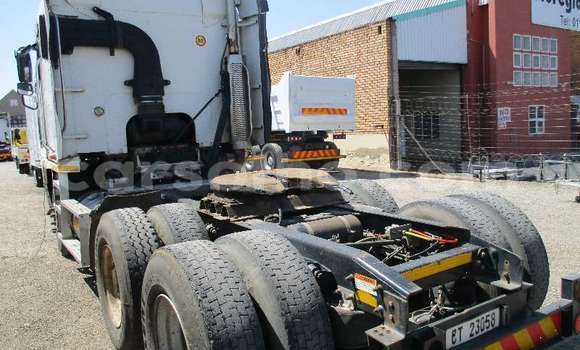 Acheter Occasion Utilitaire Caterpillar 120 Blanc à Maseru, Maseru Acheter Occasion Utilitaire Caterpillar 120 Blanc à Maseru, Maseru