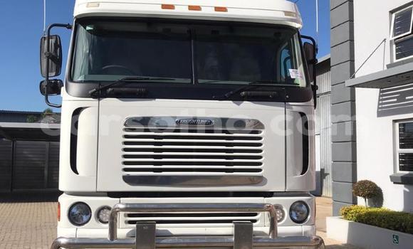 اشتري مستعمل Caterpillar 120 White شاحنة في Maseru في Maseru اشتري مستعمل Caterpillar 120 White شاحنة في Maseru في Maseru