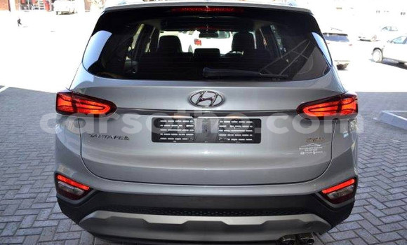 Acheter Occasion Voiture Hyundai Santa Fe Gris à Import - Dubai, Maseru Acheter Occasion Voiture Hyundai Santa Fe Gris à Import - Dubai, Maseru