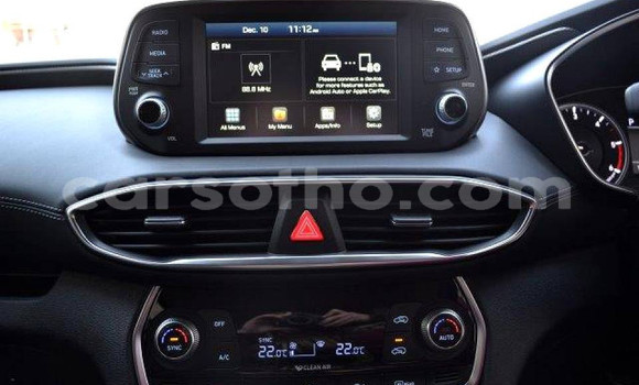 Acheter Occasion Voiture Hyundai Santa Fe Gris à Import - Dubai, Maseru Acheter Occasion Voiture Hyundai Santa Fe Gris à Import - Dubai, Maseru