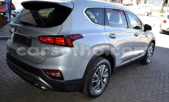 Acheter Occasion Voiture Hyundai Santa Fe Gris à Import - Dubai, Maseru Acheter Occasion Voiture Hyundai Santa Fe Gris à Import - Dubai, Maseru