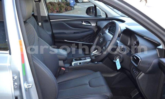 Acheter Occasion Voiture Hyundai Santa Fe Gris à Import - Dubai, Maseru Acheter Occasion Voiture Hyundai Santa Fe Gris à Import - Dubai, Maseru