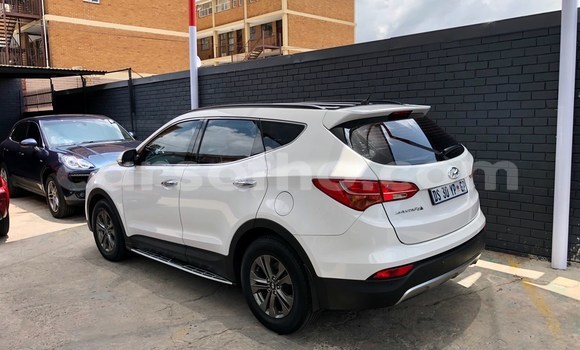 اشتري مستعمل Hyundai Santa Fe White سيارة في Maseru في Maseru اشتري مستعمل Hyundai Santa Fe White سيارة في Maseru في Maseru
