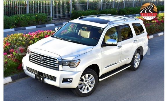 Acheter Import Voiture Toyota Sequoia Blanc à Import - Dubai, Maseru Acheter Import Voiture Toyota Sequoia Blanc à Import - Dubai, Maseru