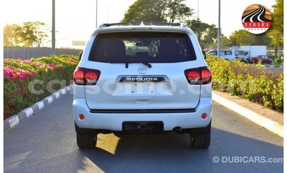 Acheter Import Voiture Toyota Sequoia Blanc à Import - Dubai, Maseru Acheter Import Voiture Toyota Sequoia Blanc à Import - Dubai, Maseru
