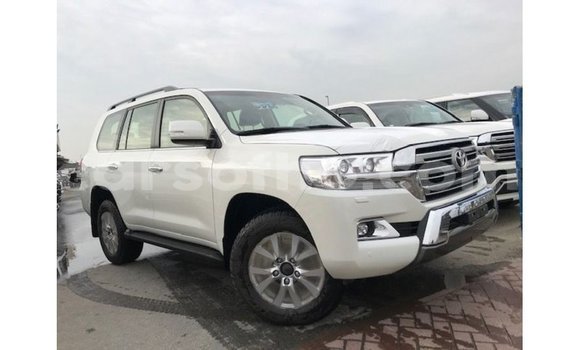 Buy Import Toyota Land Cruiser White Car in Import - Dubai in Maseru Buy Import Toyota Land Cruiser White Car in Import - Dubai in Maseru