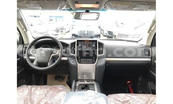 Buy Import Toyota Land Cruiser White Car in Import - Dubai in Maseru Buy Import Toyota Land Cruiser White Car in Import - Dubai in Maseru