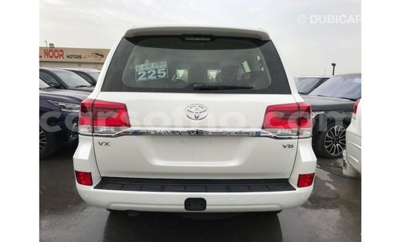 Buy Import Toyota Land Cruiser White Car in Import - Dubai in Maseru Buy Import Toyota Land Cruiser White Car in Import - Dubai in Maseru