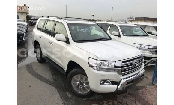 Buy Import Toyota Land Cruiser White Car in Import - Dubai in Maseru Buy Import Toyota Land Cruiser White Car in Import - Dubai in Maseru