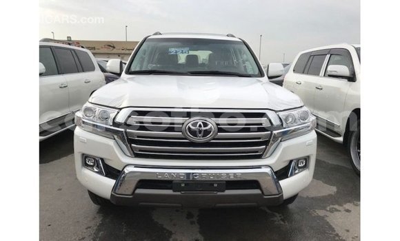 Buy Import Toyota Land Cruiser White Car in Import - Dubai in Maseru Buy Import Toyota Land Cruiser White Car in Import - Dubai in Maseru