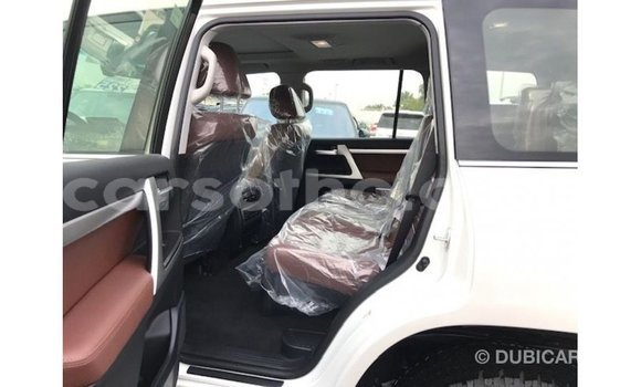 Buy Import Toyota Land Cruiser White Car in Import - Dubai in Maseru Buy Import Toyota Land Cruiser White Car in Import - Dubai in Maseru