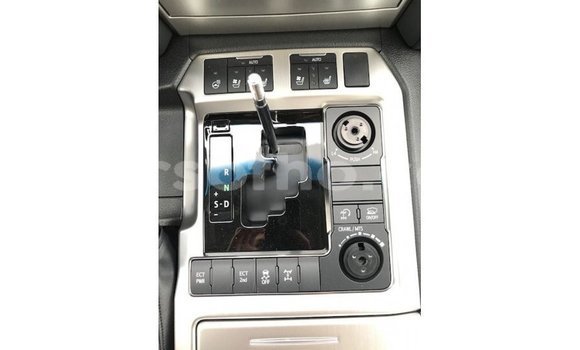 Buy Import Toyota Land Cruiser White Car in Import - Dubai in Maseru Buy Import Toyota Land Cruiser White Car in Import - Dubai in Maseru