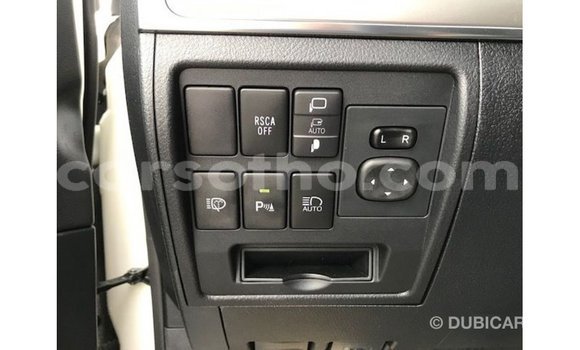 Buy Import Toyota Land Cruiser White Car in Import - Dubai in Maseru Buy Import Toyota Land Cruiser White Car in Import - Dubai in Maseru