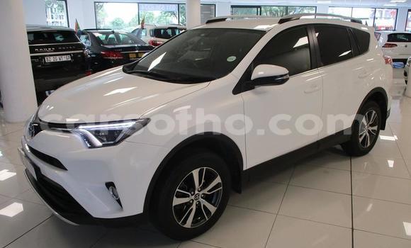 Acheter Occasion Voiture Toyota RAV4 Blanc à Maseru, Maseru Acheter Occasion Voiture Toyota RAV4 Blanc à Maseru, Maseru