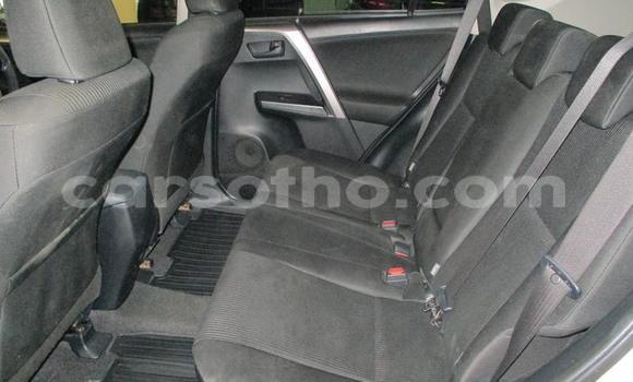 Acheter Occasion Voiture Toyota RAV4 Blanc à Maseru, Maseru Acheter Occasion Voiture Toyota RAV4 Blanc à Maseru, Maseru