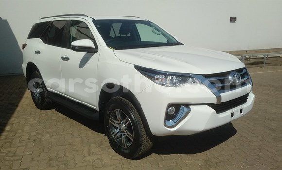Acheter Occasion Voiture Toyota Fortuner Blanc à Maseru, Maseru Acheter Occasion Voiture Toyota Fortuner Blanc à Maseru, Maseru