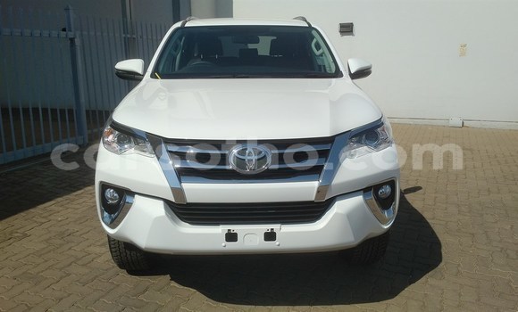 Acheter Occasion Voiture Toyota Fortuner Blanc à Maseru, Maseru Acheter Occasion Voiture Toyota Fortuner Blanc à Maseru, Maseru