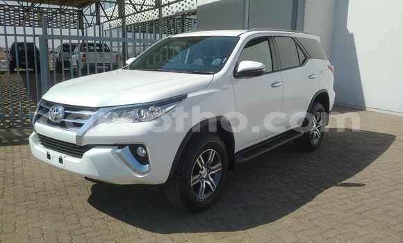 Acheter Occasion Voiture Toyota Fortuner Blanc à Maseru, Maseru Acheter Occasion Voiture Toyota Fortuner Blanc à Maseru, Maseru