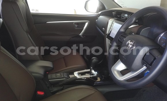 Acheter Occasion Voiture Toyota Fortuner Blanc à Maseru, Maseru Acheter Occasion Voiture Toyota Fortuner Blanc à Maseru, Maseru