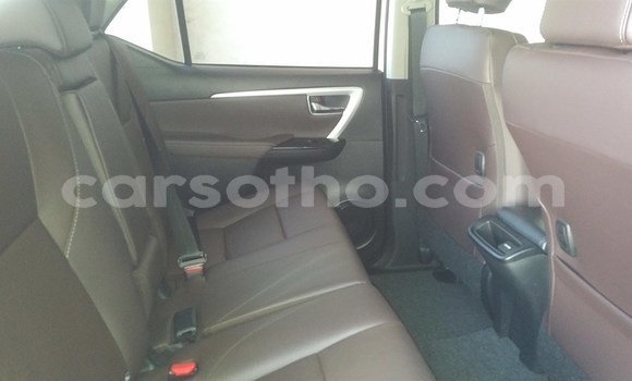 Acheter Occasion Voiture Toyota Fortuner Blanc à Maseru, Maseru Acheter Occasion Voiture Toyota Fortuner Blanc à Maseru, Maseru