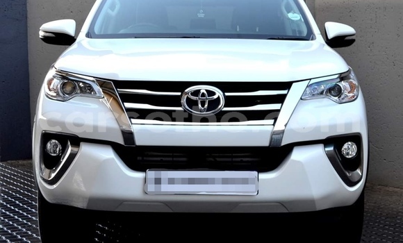 Acheter Occasion Voiture Toyota Fortuner Blanc à Maputsoa, Leribe Acheter Occasion Voiture Toyota Fortuner Blanc à Maputsoa, Leribe