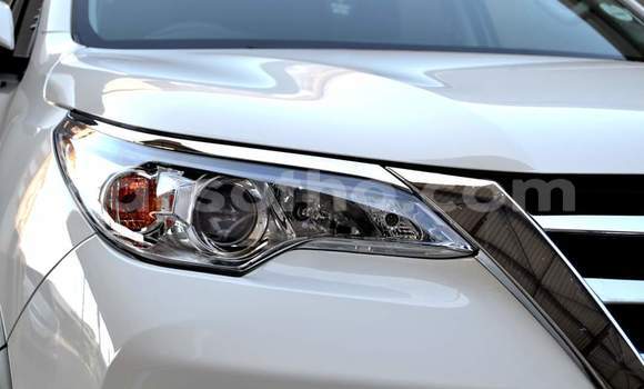 Acheter Occasion Voiture Toyota Fortuner Blanc à Maputsoa, Leribe Acheter Occasion Voiture Toyota Fortuner Blanc à Maputsoa, Leribe