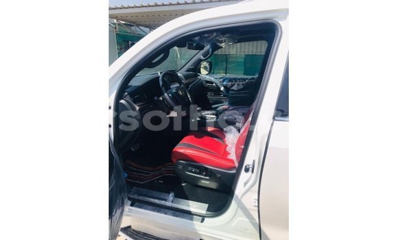 اشتري Imported Lexus LX White سيارة في Import - Dubai في Maseru اشتري Imported Lexus LX White سيارة في Import - Dubai في Maseru