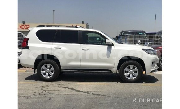 Acheter Import Voiture Toyota Prado Blanc à Import - Dubai, Maseru Acheter Import Voiture Toyota Prado Blanc à Import - Dubai, Maseru