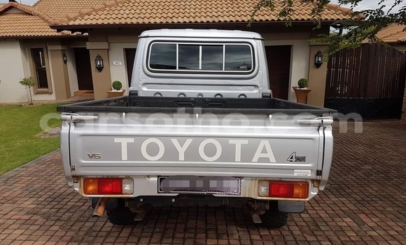 Acheter Occasion Voiture Toyota Land Cruiser Gris à Maputsoa, Leribe Acheter Occasion Voiture Toyota Land Cruiser Gris à Maputsoa, Leribe