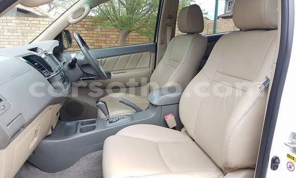 Buy Used Toyota Fortuner White Car in Maputsoa in Leribe Buy Used Toyota Fortuner White Car in Maputsoa in Leribe