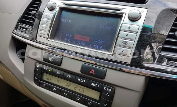 Buy Used Toyota Fortuner White Car in Maputsoa in Leribe Buy Used Toyota Fortuner White Car in Maputsoa in Leribe