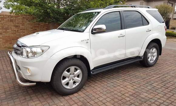 Buy Used Toyota Fortuner White Car in Maputsoa in Leribe Buy Used Toyota Fortuner White Car in Maputsoa in Leribe
