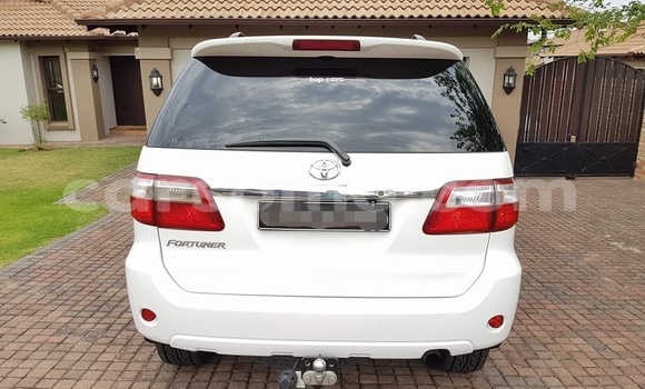 Buy Used Toyota Fortuner White Car in Maputsoa in Leribe Buy Used Toyota Fortuner White Car in Maputsoa in Leribe