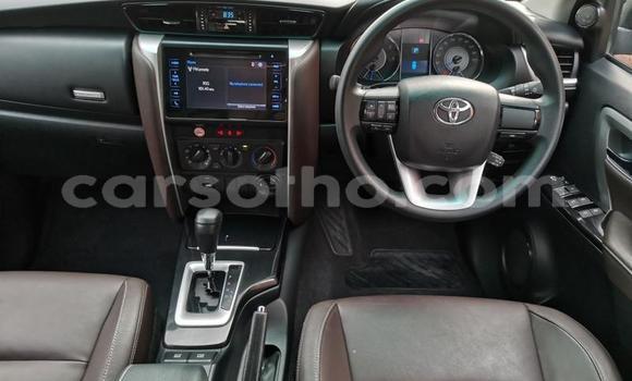 Sayi Na hannu Toyota Fortuner Beige Mota in Hlotse a Leribe Sayi Na hannu Toyota Fortuner Beige Mota in Hlotse a Leribe